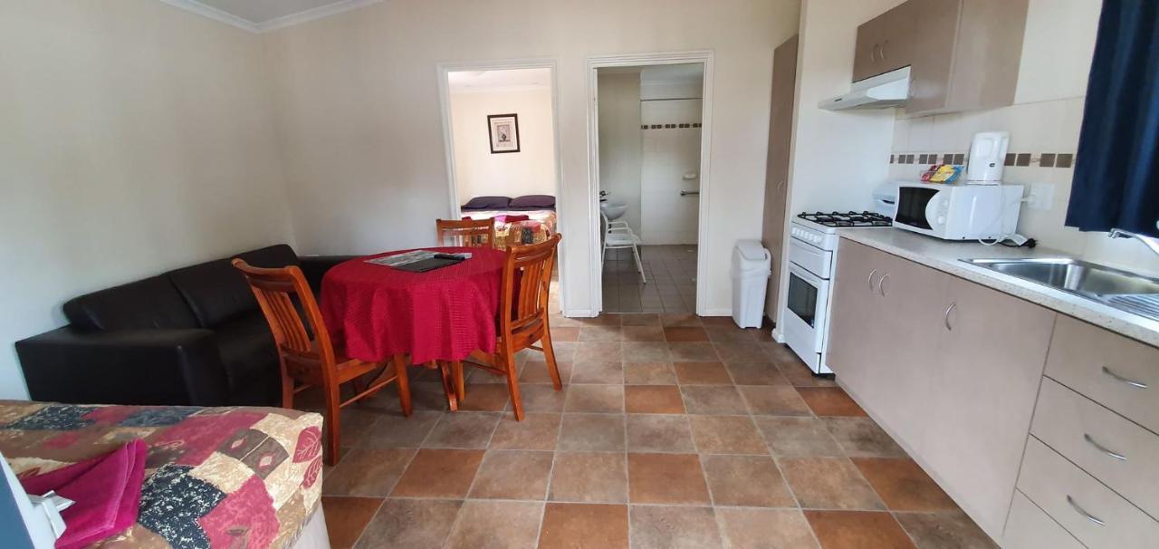 Pinjarra Caravan Park&Cabins Luaran gambar